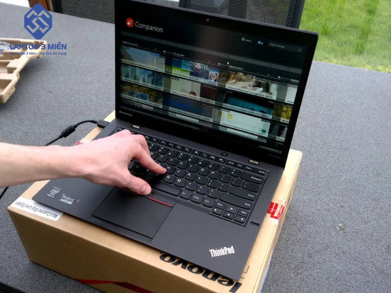 Lenovo Thinkpad X1 Carbon Gen 3 cổng kết nối 